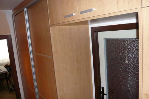 Vestavěné skříně