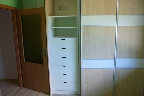 Vestavěné skříně