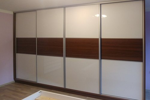 Vestavěné skříně