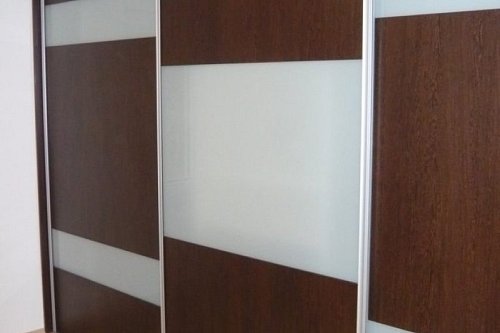 Vestavěné skříně