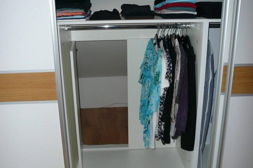 Vestavěné skříně