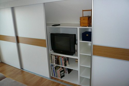 Vestavěné skříně