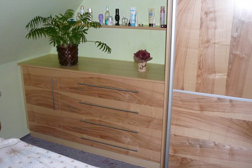 Vestavěné skříně