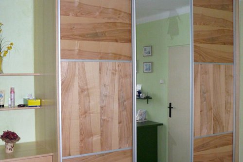 Vestavěné skříně