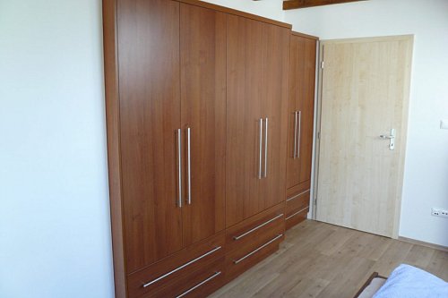 Vestavěné skříně