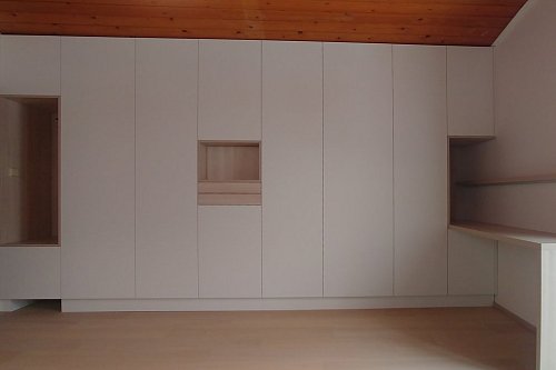 Vestavěné skříně